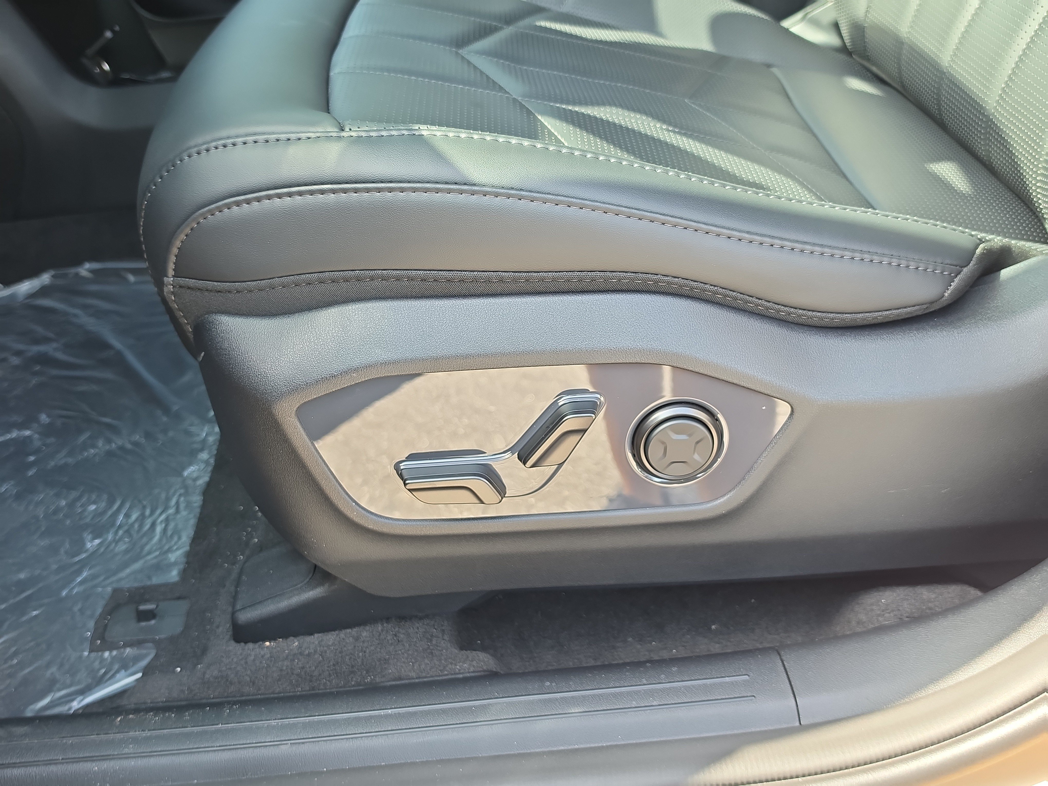 New 2027 Terrain Brown Matte Kia X-Line EX image 22