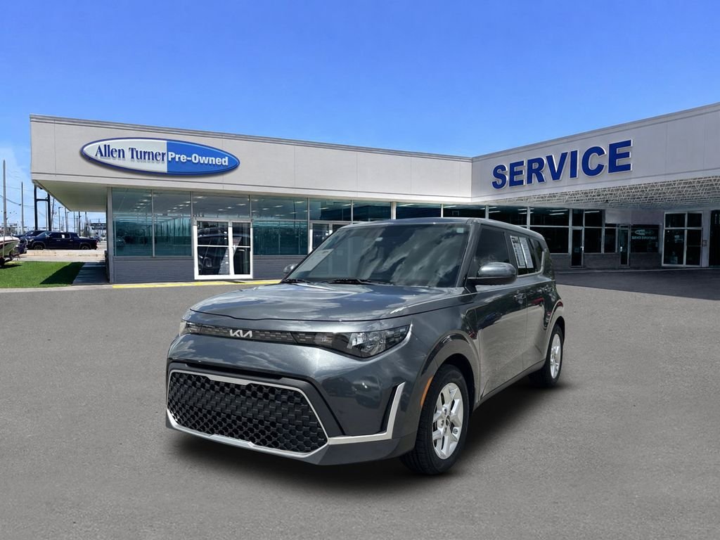 Used 2024 Gravity Gray Kia LX image 4