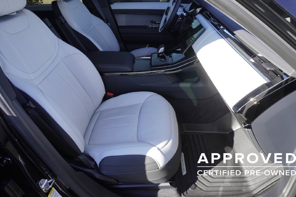 Certified Used 2025 Black Land Rover Dynamic SE image 23