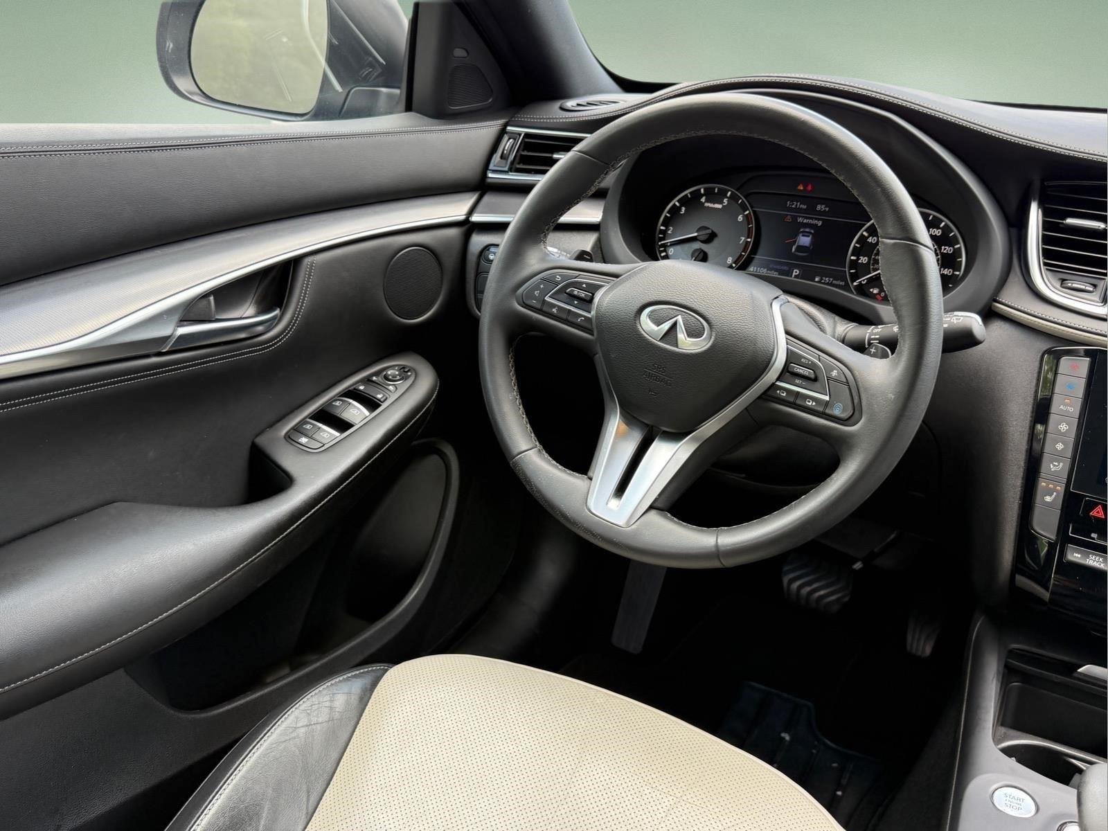 Used 2023 Hermosa Blue INFINITI LUXE image 11