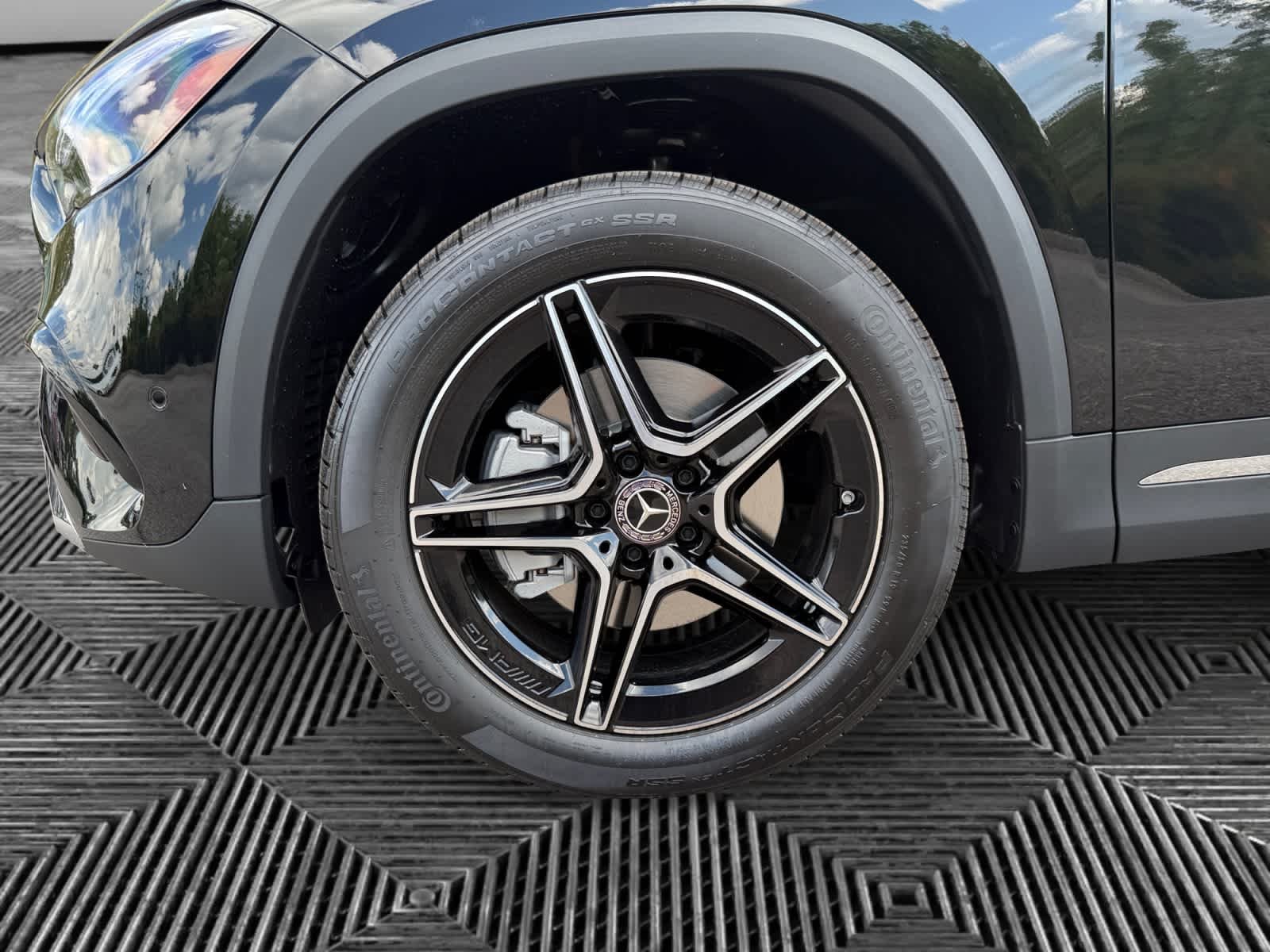 New 2026 Cosmos Black Metallic Mercedes-Benz GLA 250 image 9