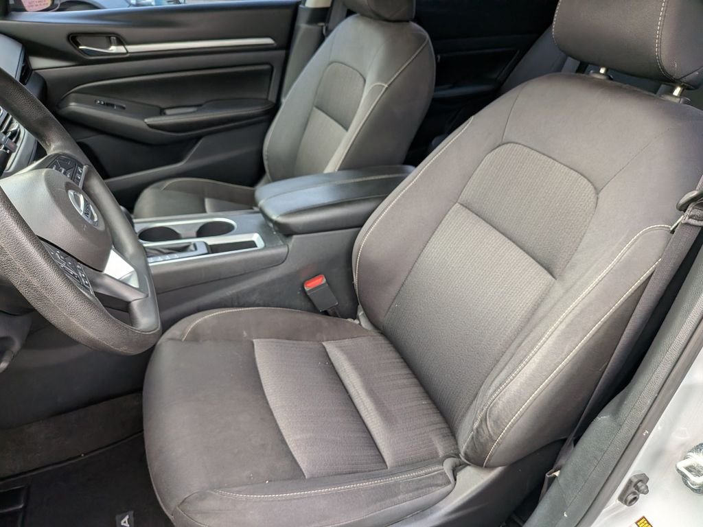 Used 2022 Silver Nissan 2.5 SV image 30