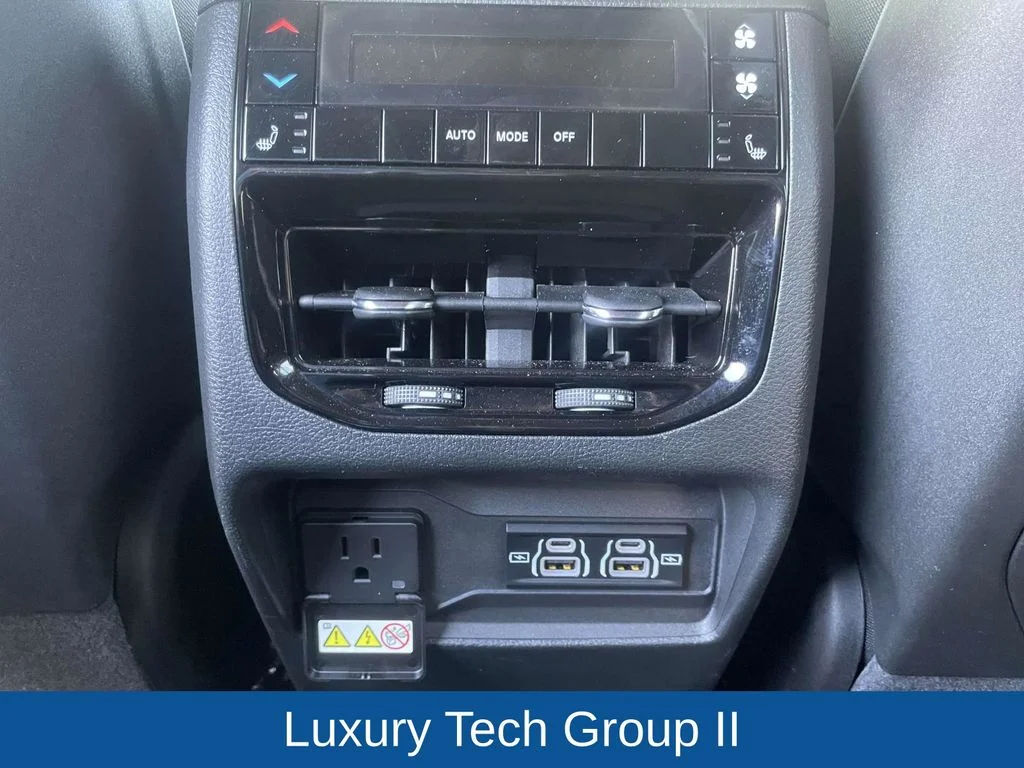 Used 2024 Silver Jeep Limited image 23