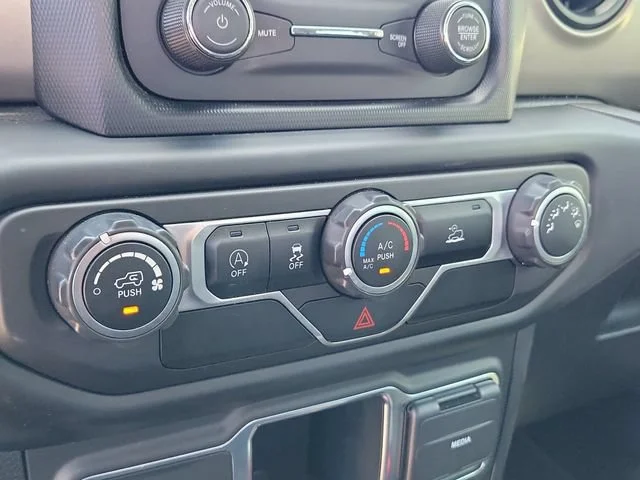 2021 Jeep Gladiator Sport - Photo 33