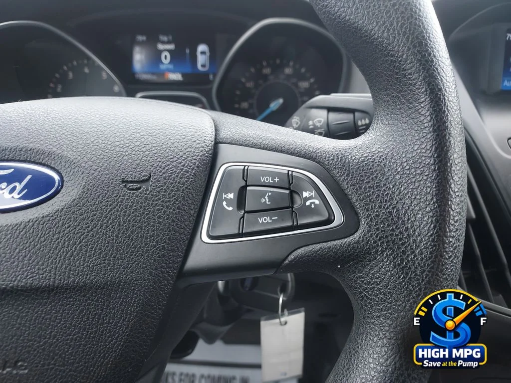 Used 2015 Silver Ford SE image 16