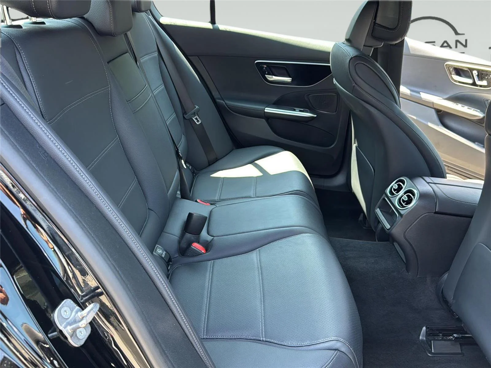 2025 Mercedes-Benz C-Class Sedan C 300 - Photo 29