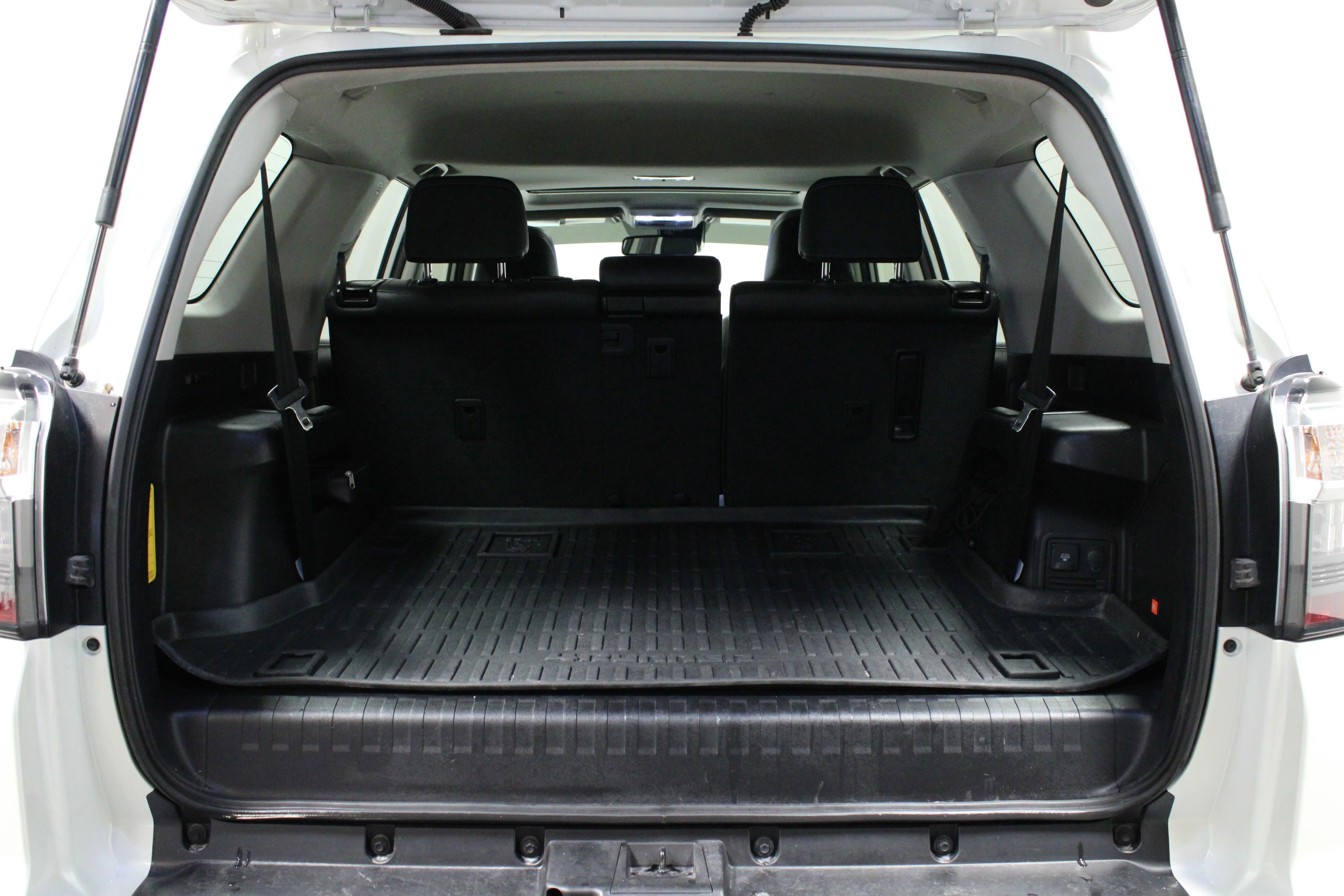 Used 2023 Blizzard Pearl Toyota Limited image 14