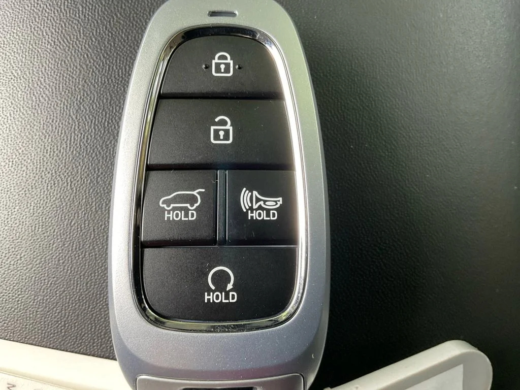 Used 2023 Silver Hyundai SEL image 38