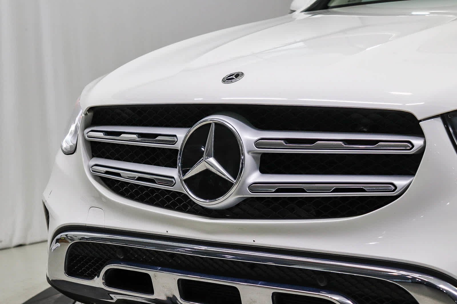 Used 2022 Polar White Mercedes-Benz GLC 300 image 8