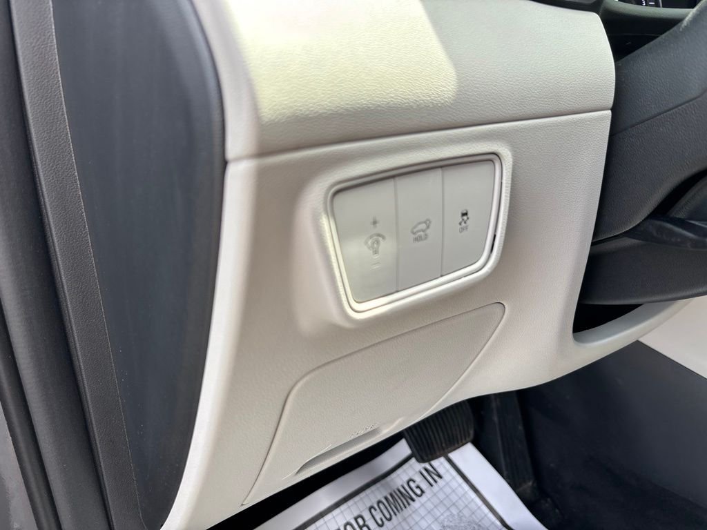 Used 2024 Gray Hyundai SEL image 19