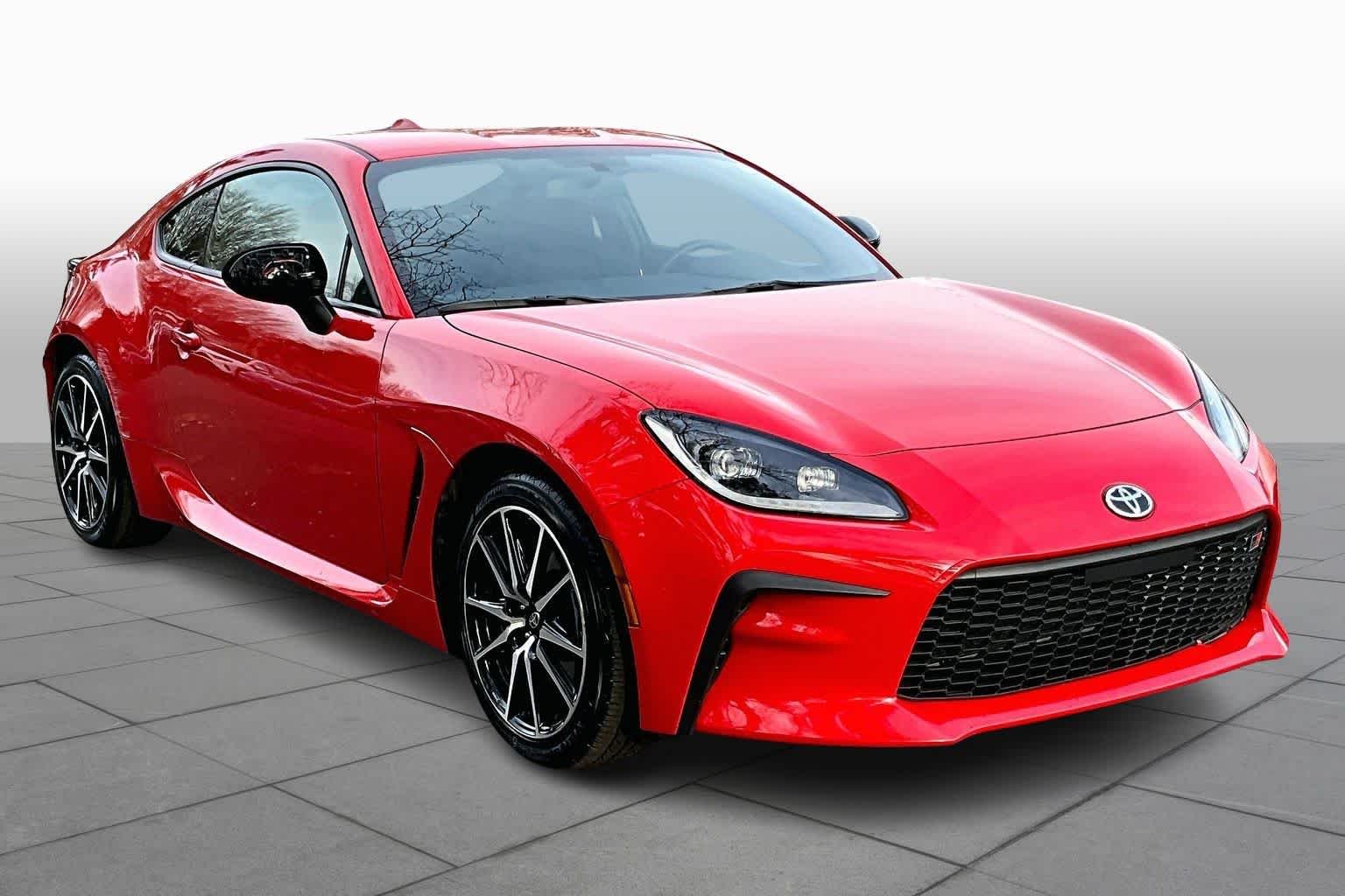 Used 2023 Track bRed Toyota  image 2