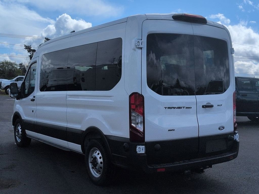 New 2026 Oxford White Ford Passenger Van XLT image 34