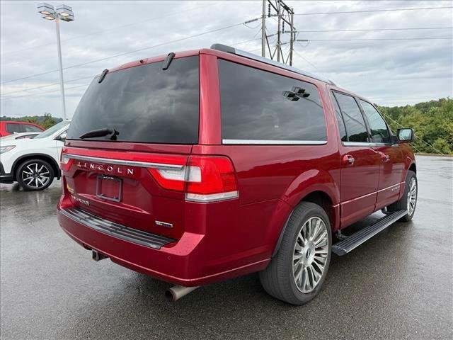 Used 2016 Ruby Red Metallic Tinted Clearcoat Lincoln Reserve image 14