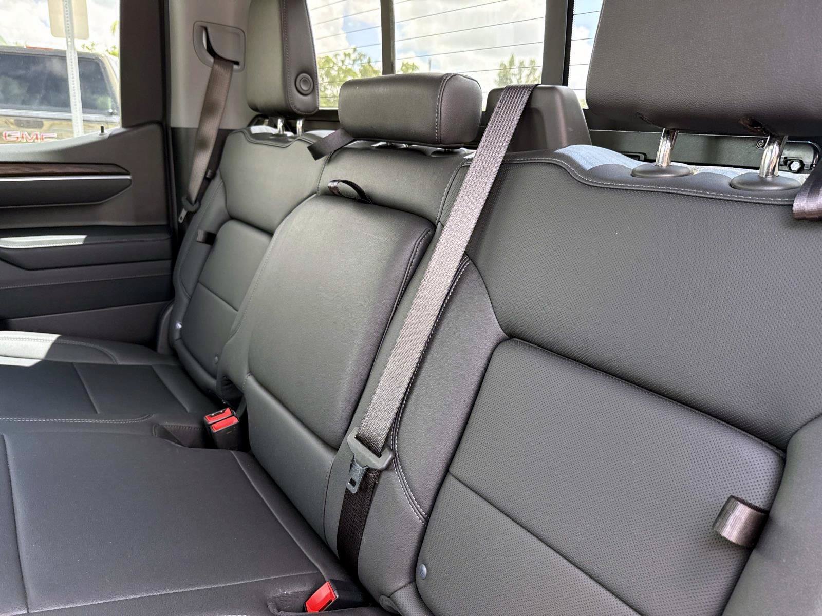 Used 2025 Onyx Black GMC SLT image 14