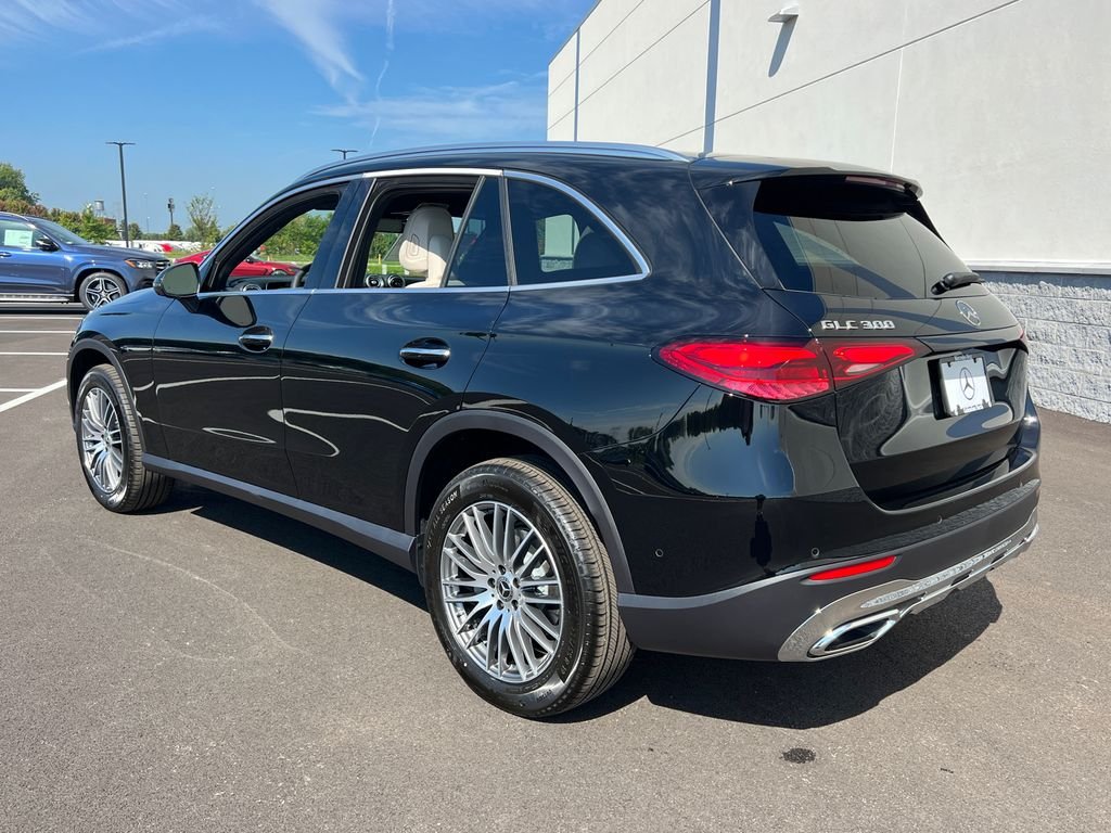 New 2027 Black Mercedes-Benz GLC 300 image 5