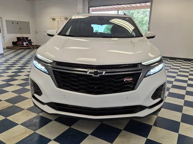Used 2022 Summit White Chevrolet RS image 2