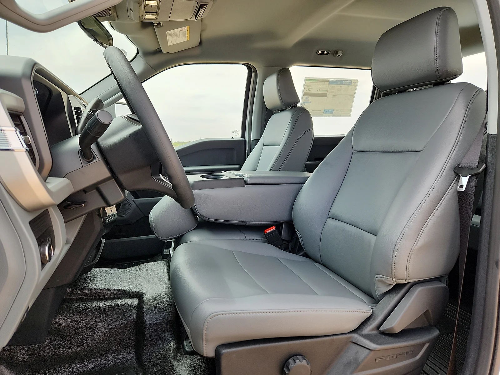 New 2026 Oxford White Ford F-450® XL image 17