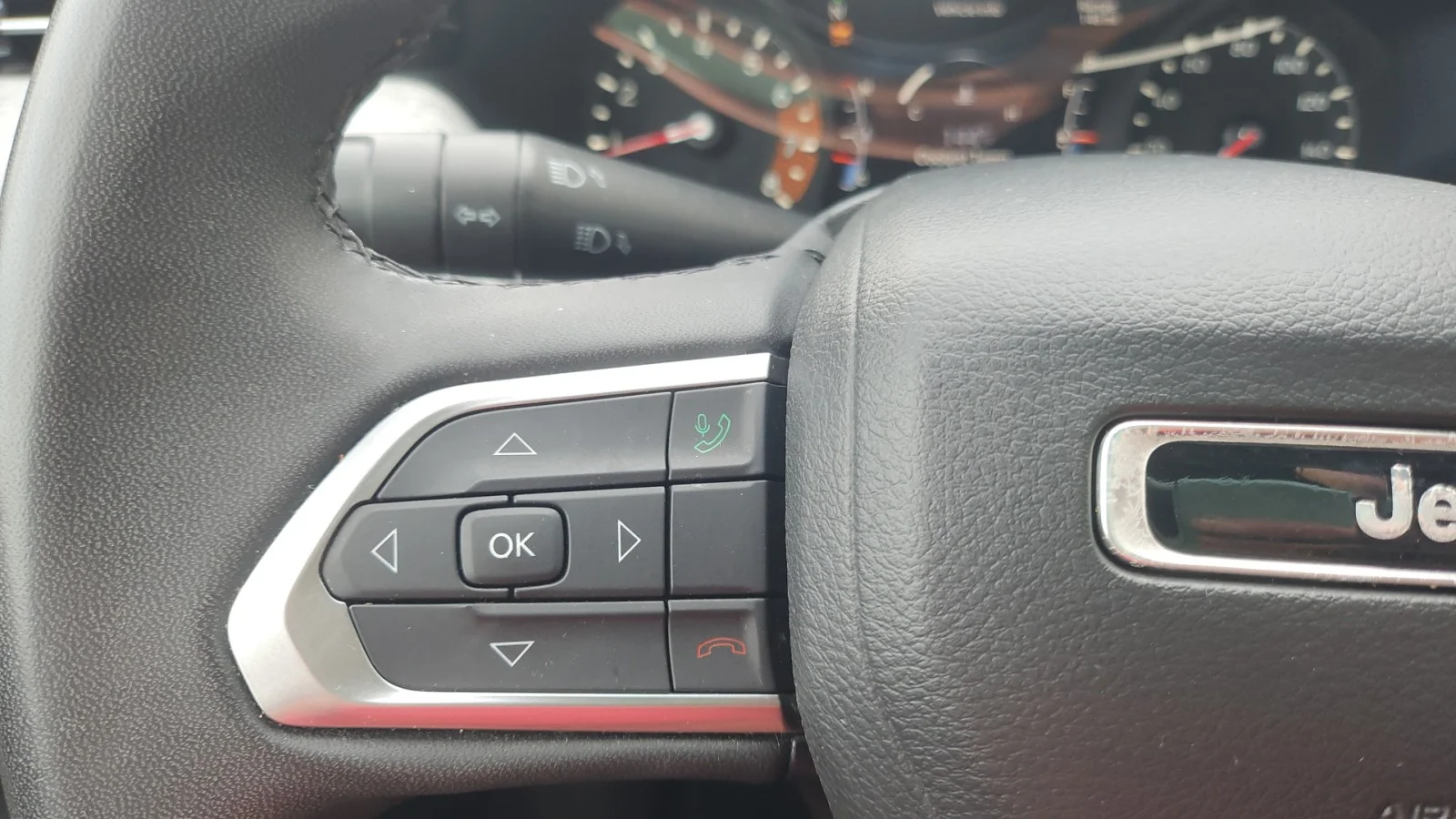 Used 2024 Black Jeep Latitude image 15