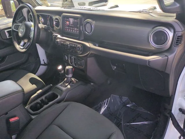 Used 2021 White Jeep Unlimited Sahara image 35
