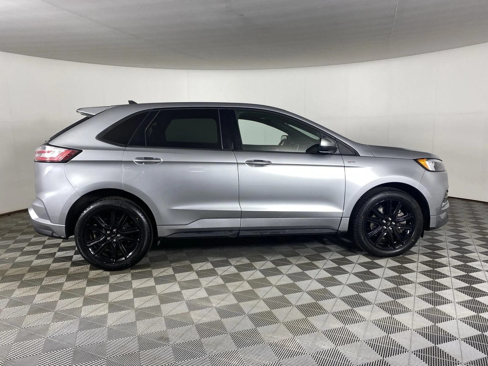 Used 2023 Iconic Silver Ford ST-Line image 18