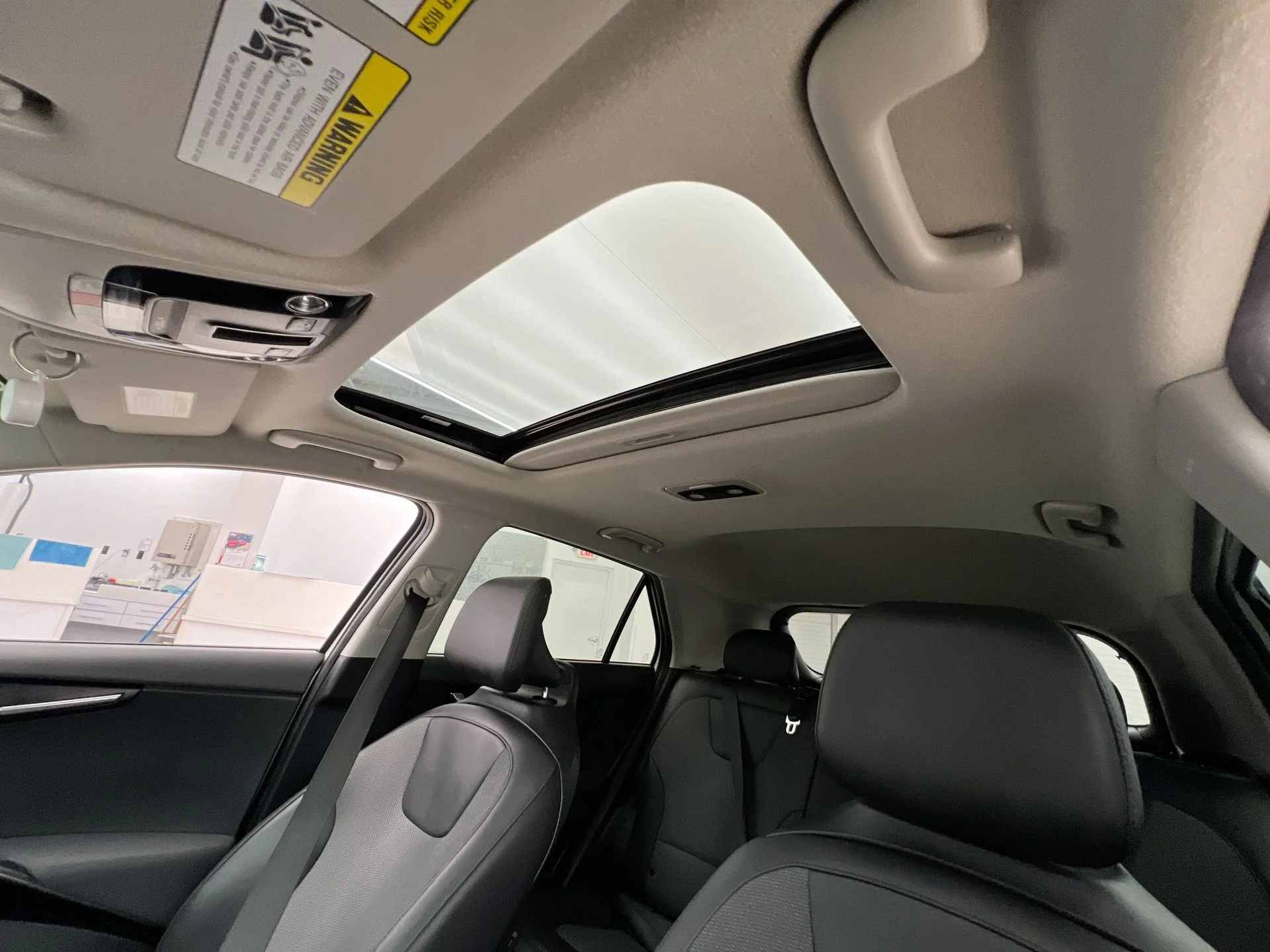 Used 2023 White Kia EX Touring image 37