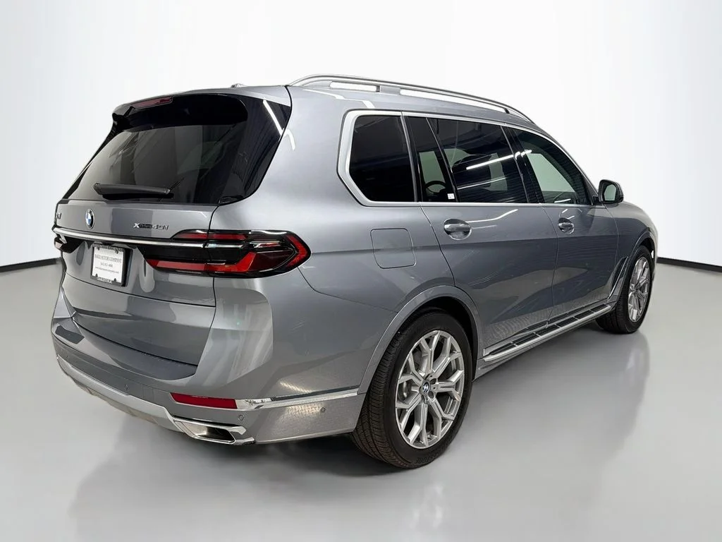 Used 2026 Gray Metallic BMW xDrive40i image 9
