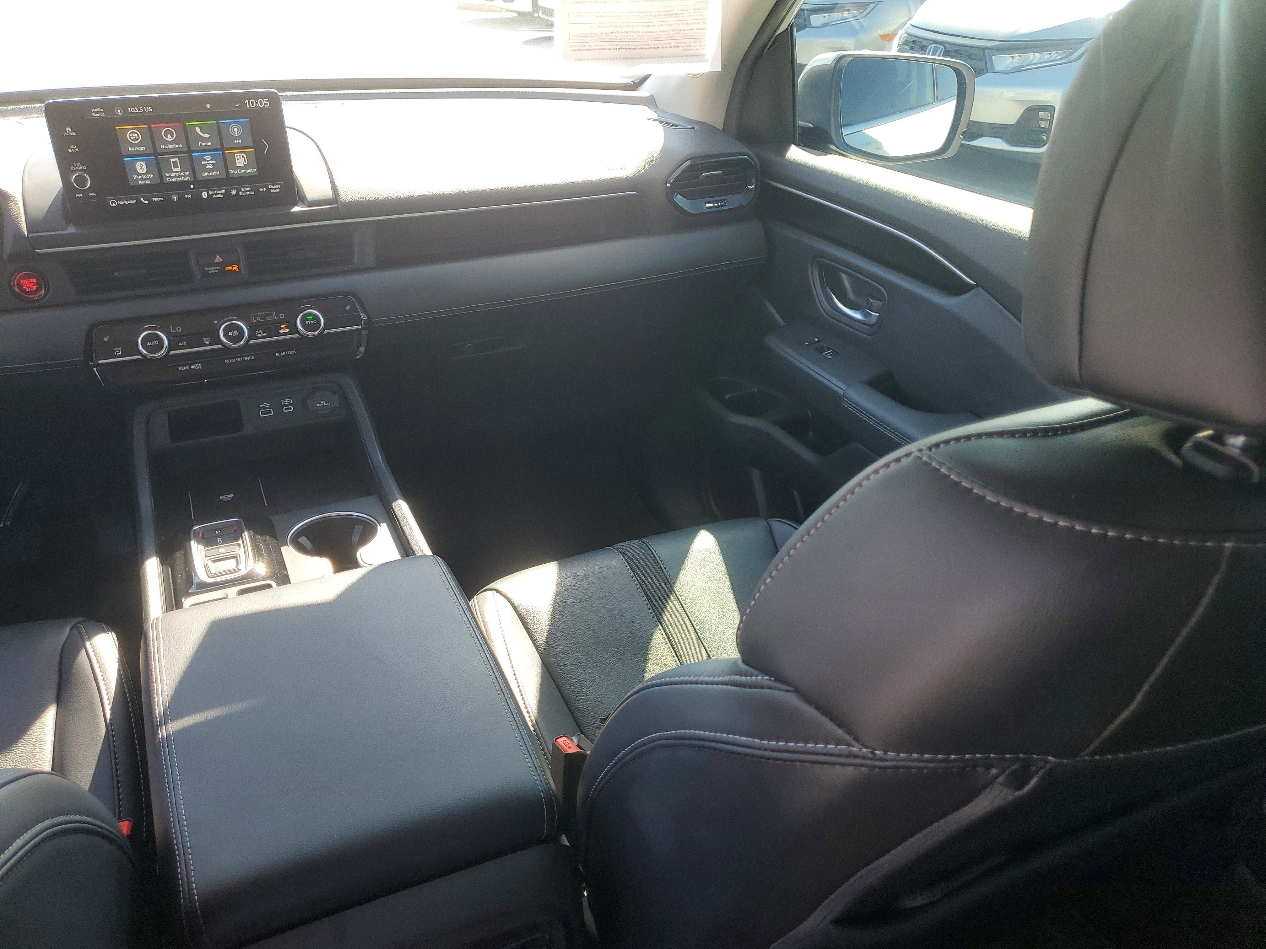 Used 2025 Platinum White Pearl Honda Touring image 17