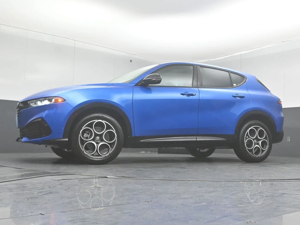 New 2026 Misano Blue Metallic Exterior Paint Alfa Romeo Base image 33