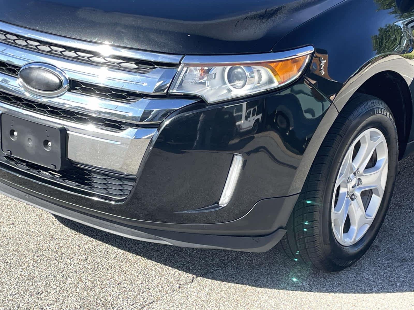 Used 2013 Tuxedo Black Metallic Ford SEL image 18