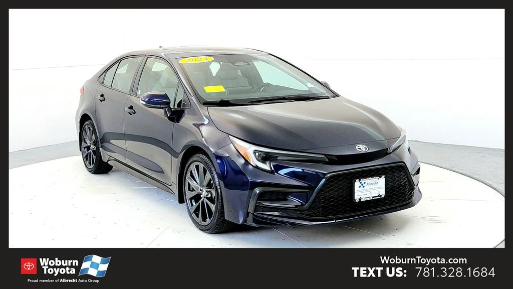 Used 2023  Toyota SE image 1