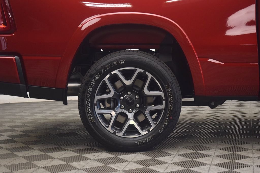 New 2026 Molten Red Pearl-Coat Exterior Paint RAM Laramie image 8