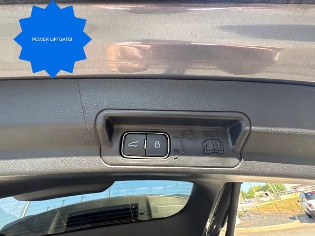 Used 2025 Gray Ford ST-Line image 31