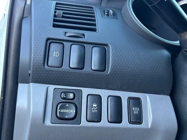 Used 2013 White Toyota Base image 48