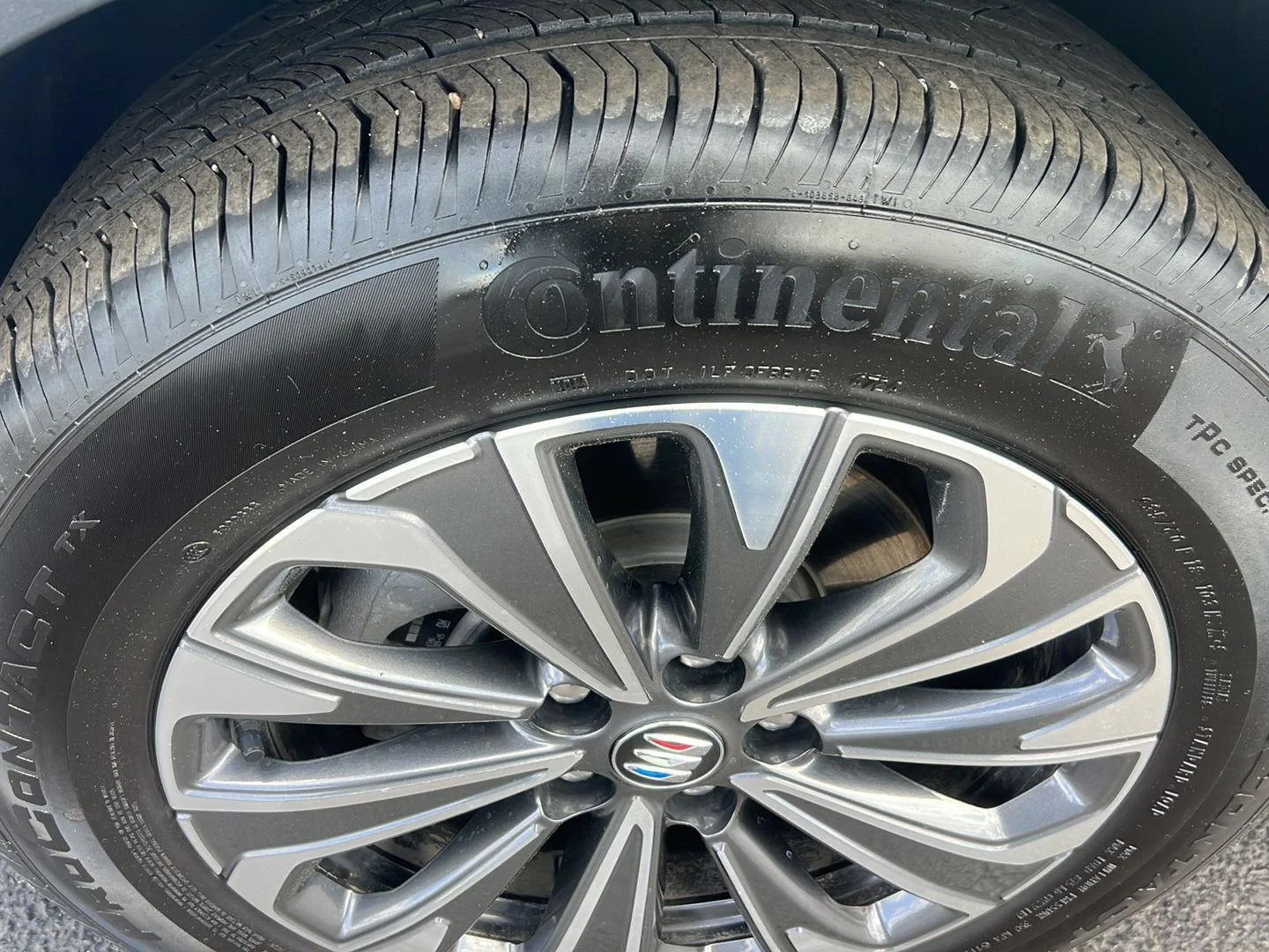 Used 2025 Moonstone Gray Metallic Buick Preferred image 30