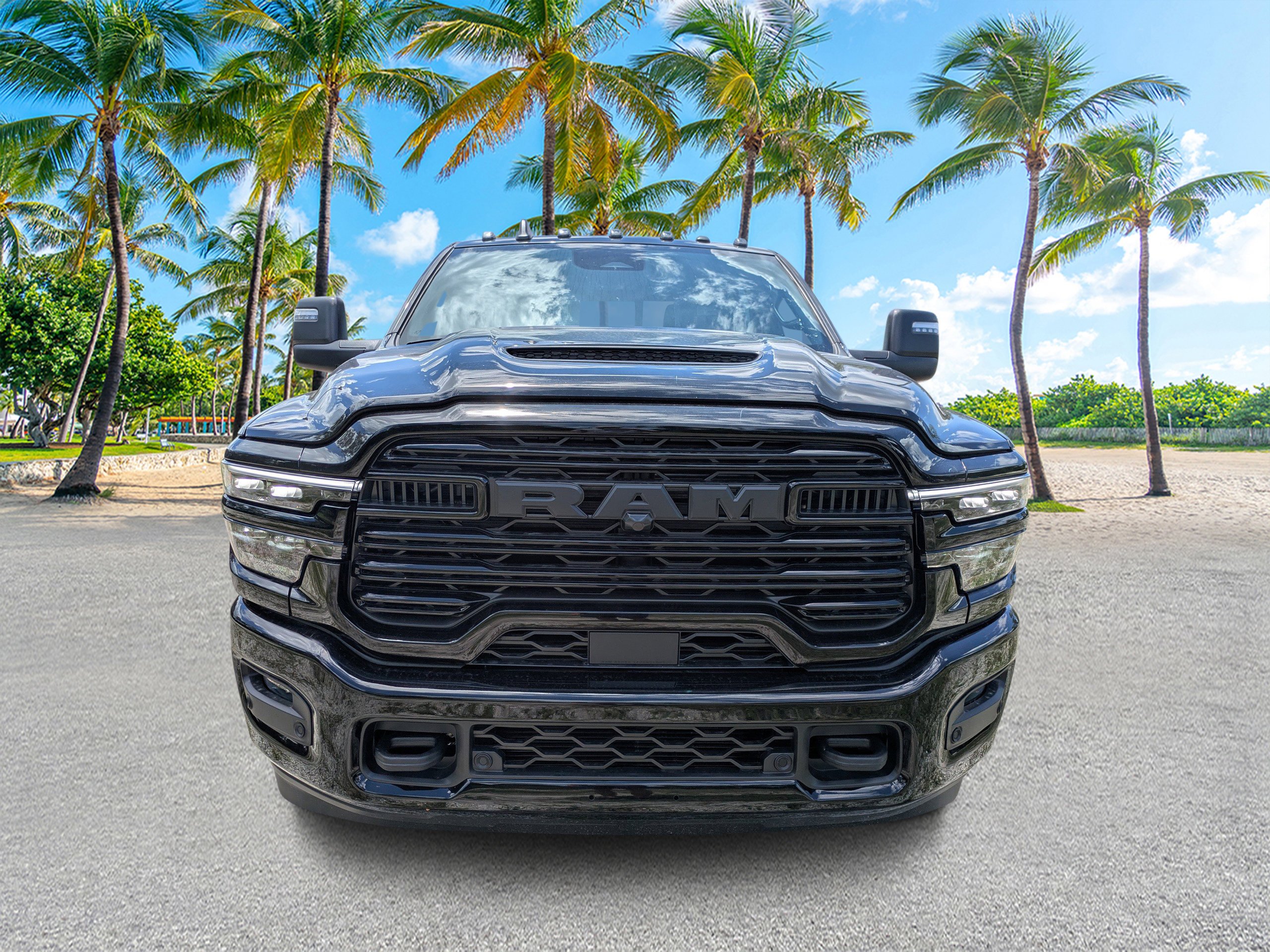 New 2026 Diamond Black Crystal Pearl-Coat Exterior Paint RAM Laramie image 8