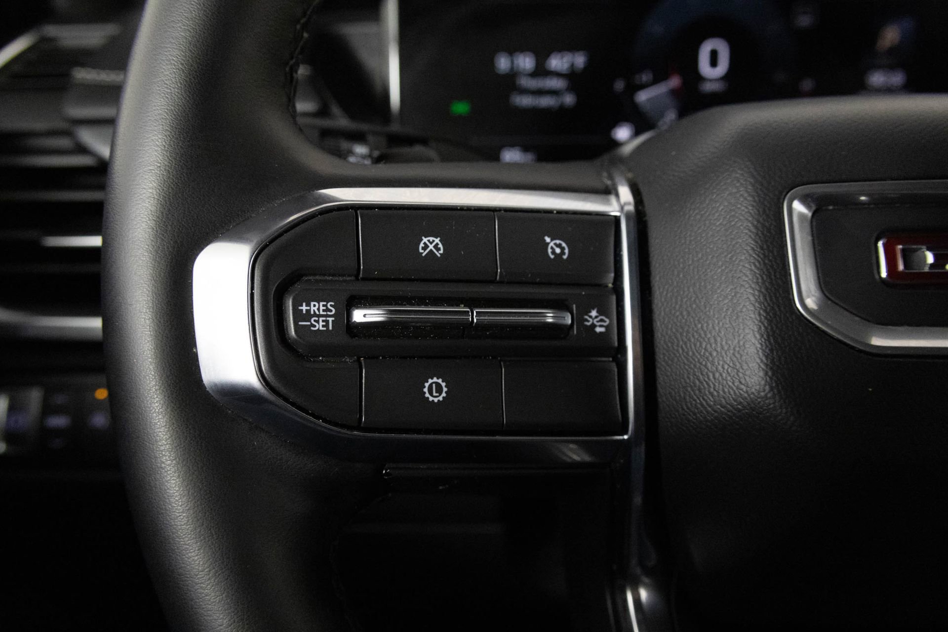 2025 GMC ACADIA - Image 27