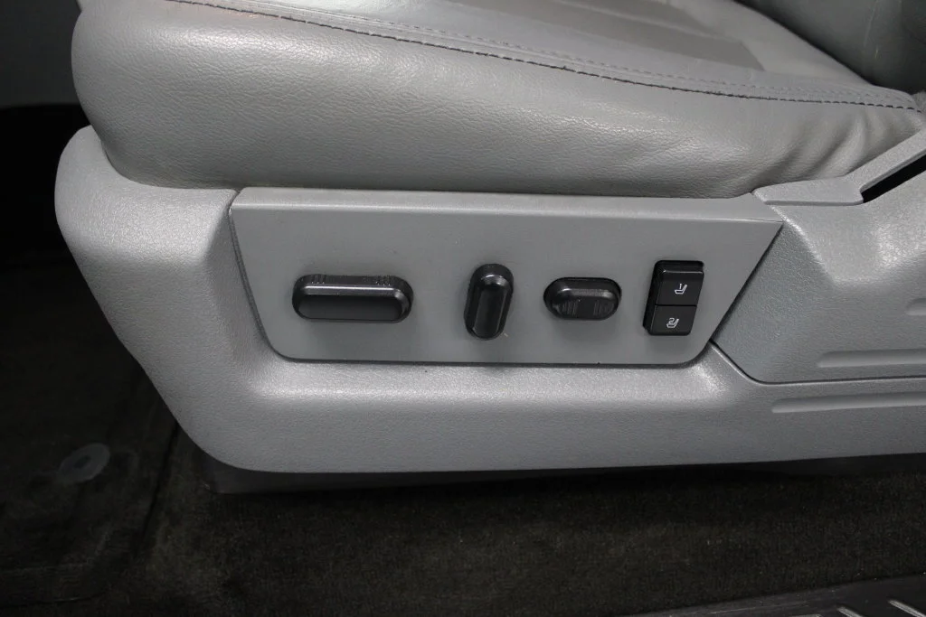 Used 2014 White Platinum Tri-Coat Metallic Ford Lariat image 16
