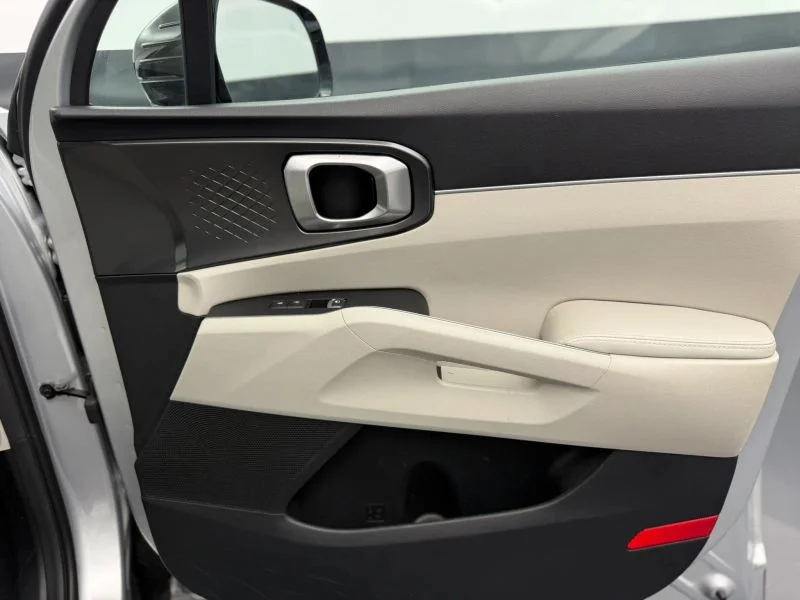 Used 2022  Kia S Sport Utility 4D image 20