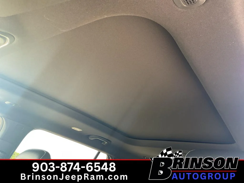 New 2026 Baltic Gray Metallic Clear-Coat Exterior Paint Jeep Limited Reserve image 13