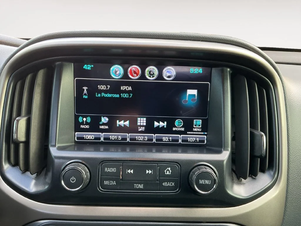 Used 2017 CYBER GRAY METALLIC Chevrolet 4WD Z71 image 20