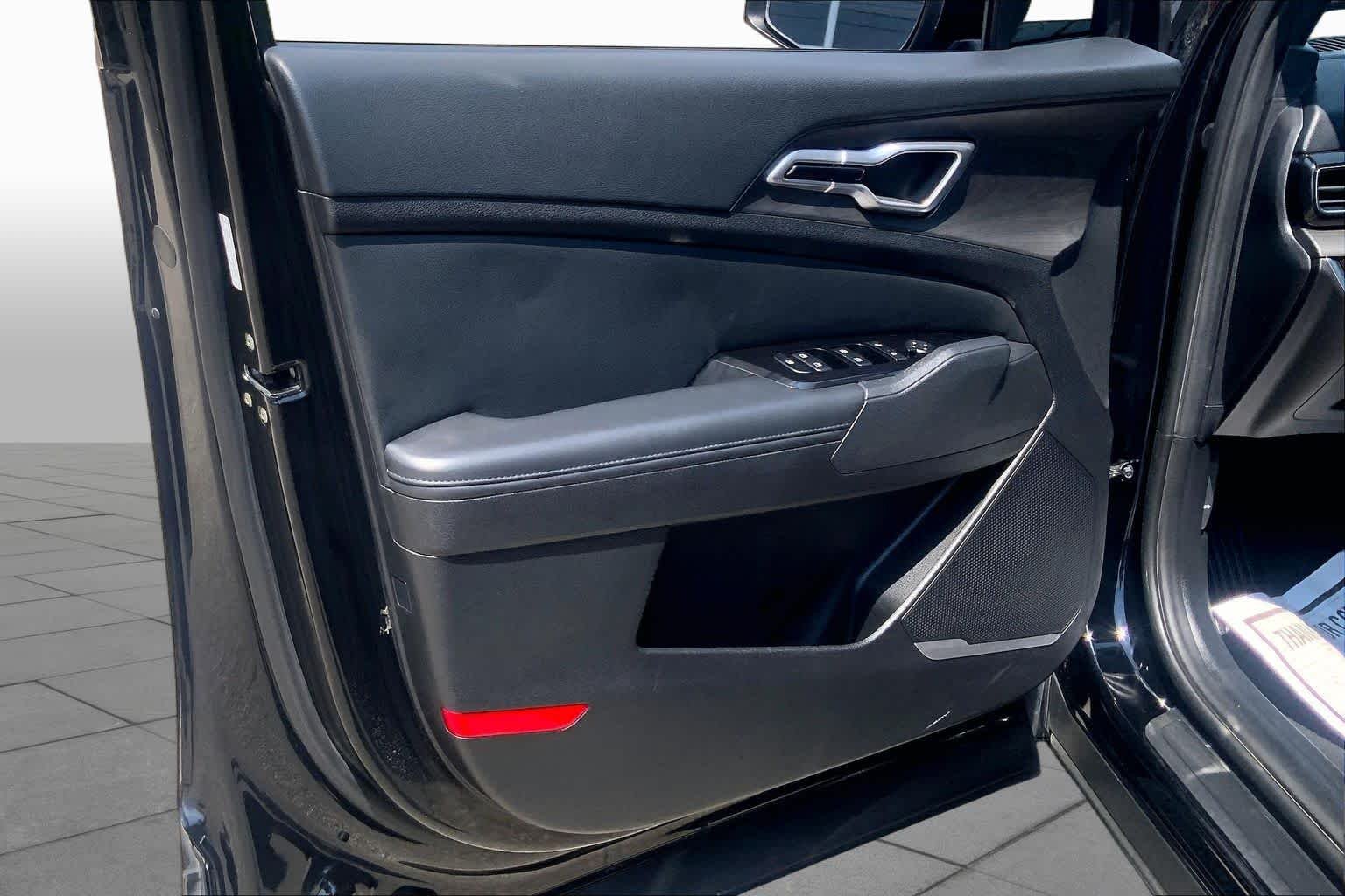 Certified Used 2023 Ebony Black Kia X-Line image 21