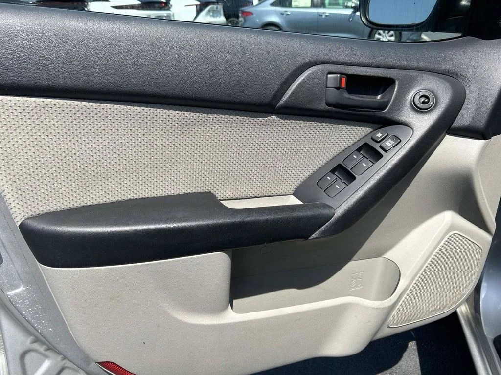 Used 2011 Silver Kia EX image 15
