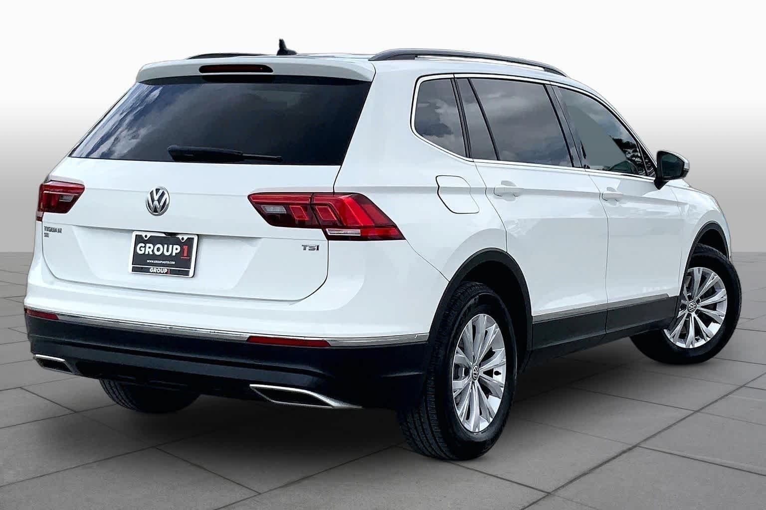 Used 2018 Pure White Volkswagen SE image 13