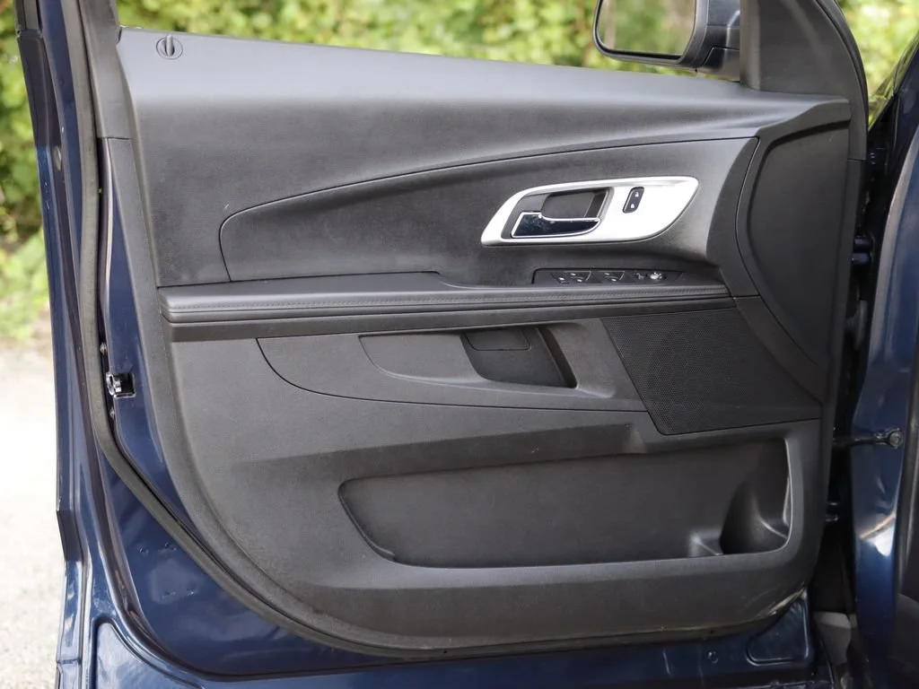 Used 2016 BLUE VELVET METALLIC Chevrolet LS image 21