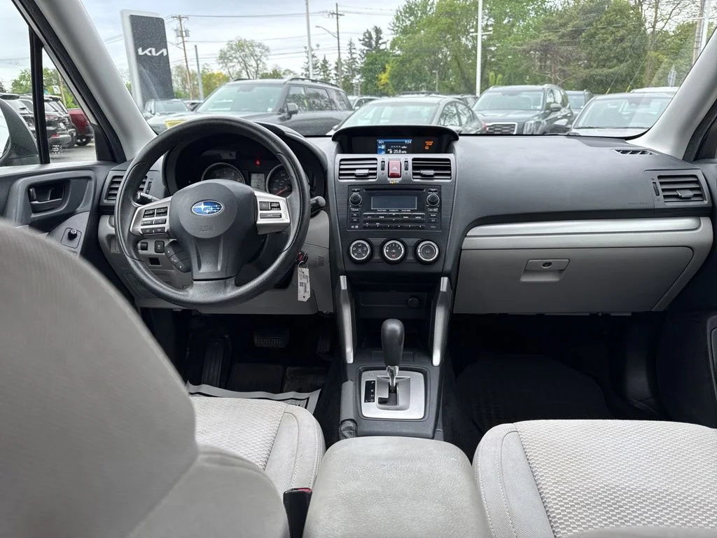 Used 2015 White Subaru 2.5i image 18