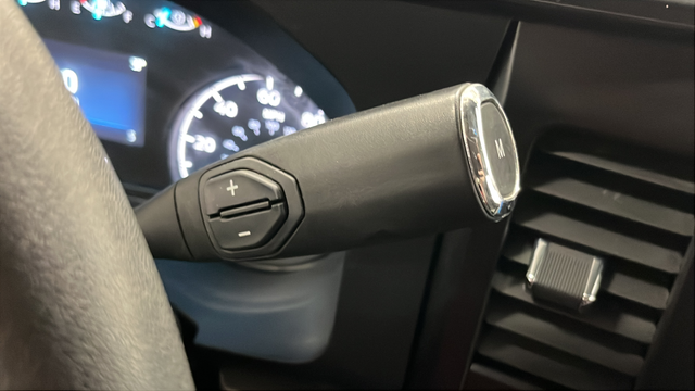 Used 2024 Oxford White Ford XLT image 18