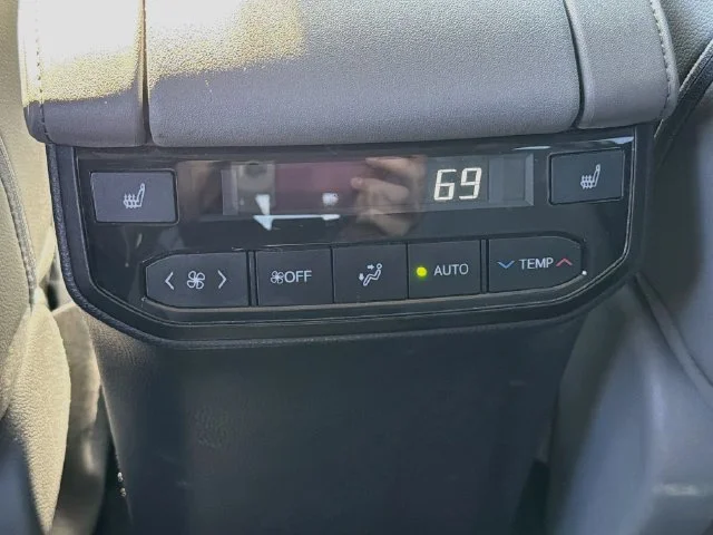 Used 2020  Toyota Platinum image 22