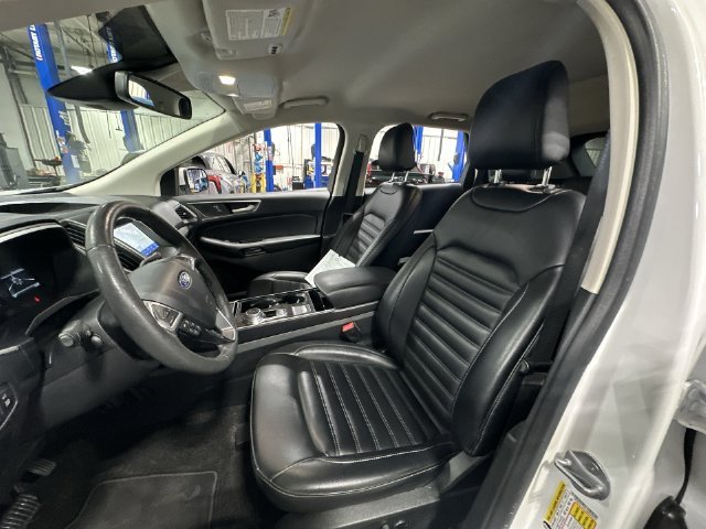 Used 2020 White Ford SEL image 17