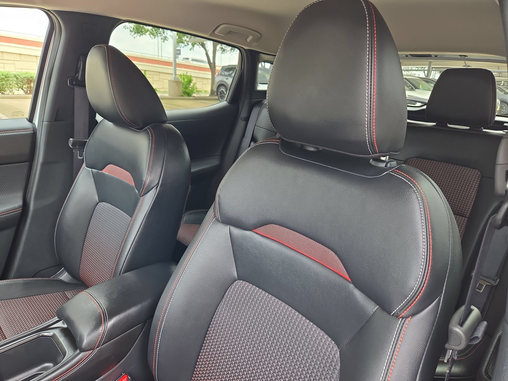 Used 2025 Aspen White Tricoat Nissan SR image 9