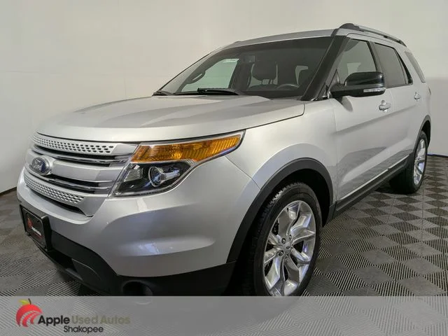 Used 2015 Silver Ford XLT image 3
